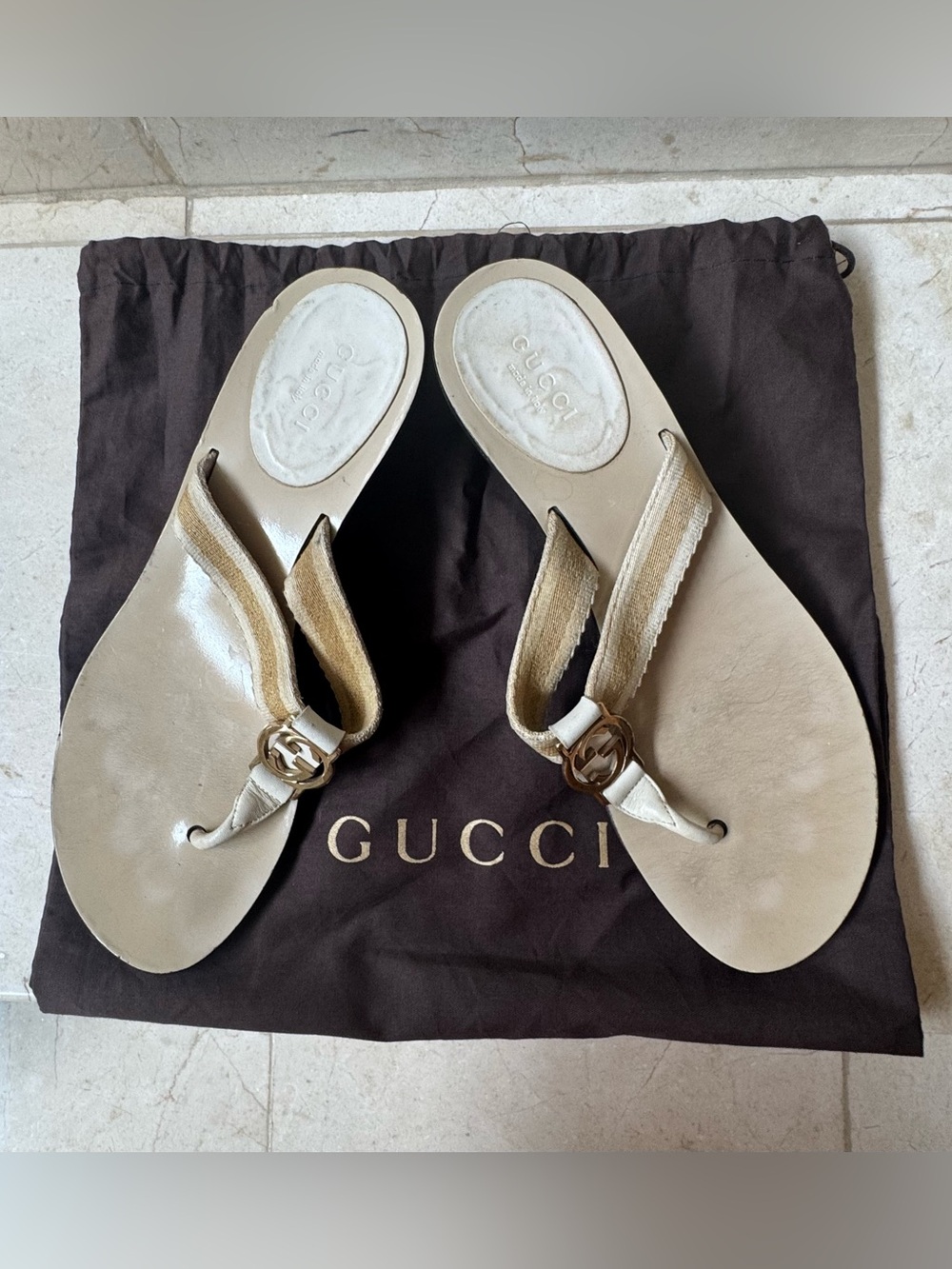 Gucci Neutral Beige Leather Thong Sandals with Gold Double G Accent